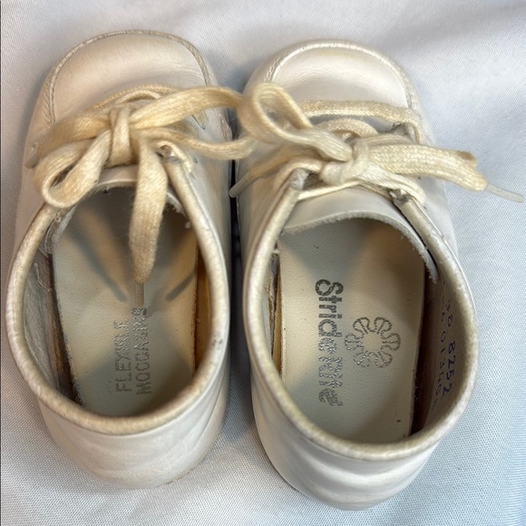 Vintage Stride Rite Baby Hard Bottom White Walking Shoes Baby Size 3 E - Picture 3 of 9
